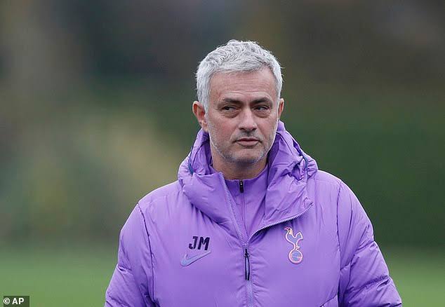 Mourinho: Tottenham Tidak Akan Merekrut Zlatan Ibrahimovic 